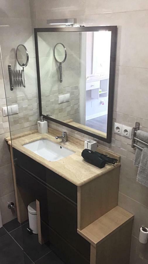Isabel Manoja Apartment Torremolinos Luaran gambar